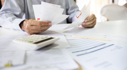 De kunst van incasso: wanneer herinneren, wanneer sommeren?