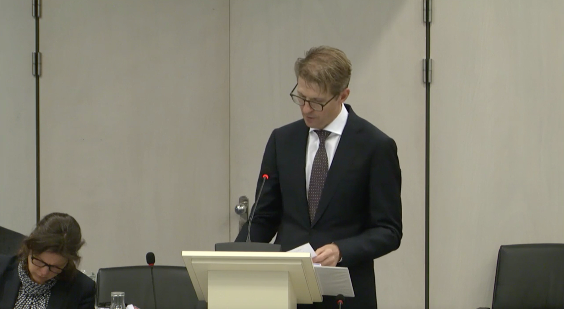 Minister Dekker over Brandmeester